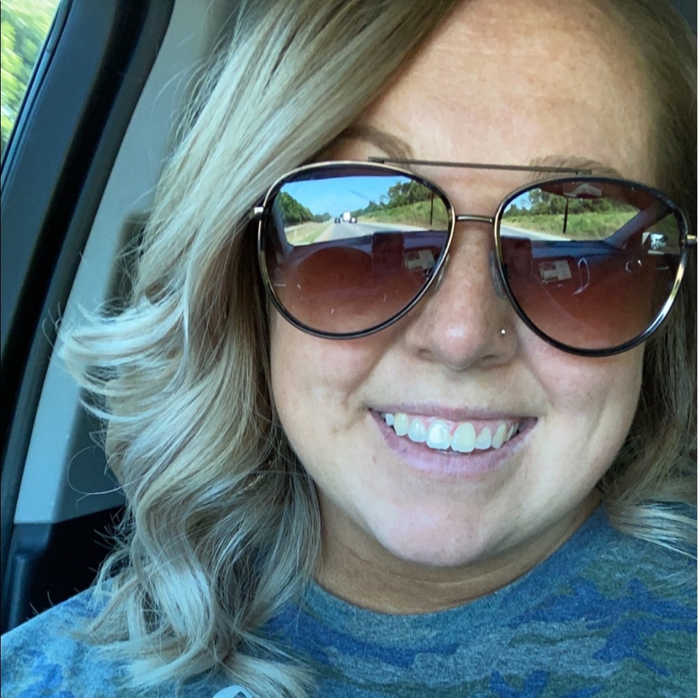 Meet your Posher, Makayla